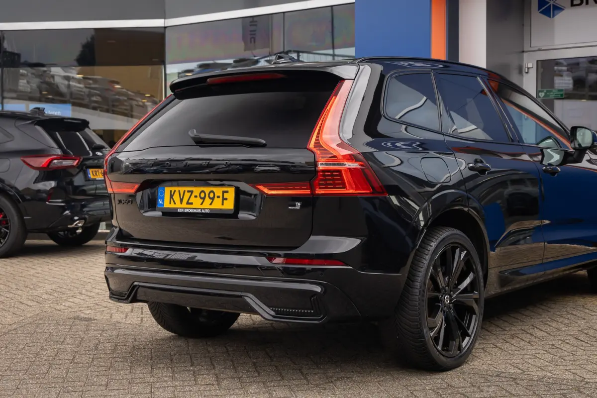 2.0 T6 Plug-in hybrid AWD Plus Black Edition | Harman/Kardon | Elektrisch panorama-dak | Full-LED | Apple Carplay/Android Auto | Elektrisch bedienbare achterklep | Achteruitrijcamera | Apple