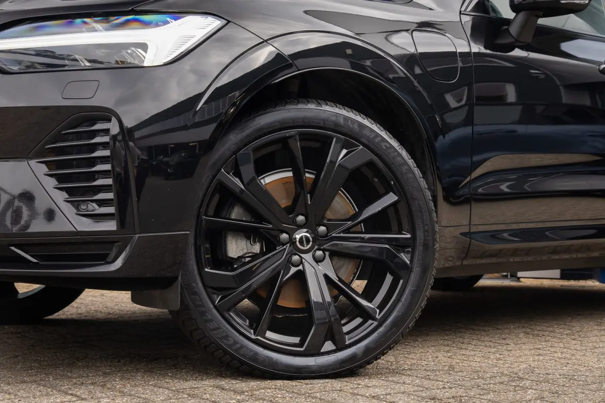 2.0 T6 Plug-in hybrid AWD Plus Black Edition | Harman/Kardon | Elektrisch panorama-dak | Full-LED | Apple Carplay/Android Auto | Elektrisch bedienbare achterklep | Achteruitrijcamera | Apple