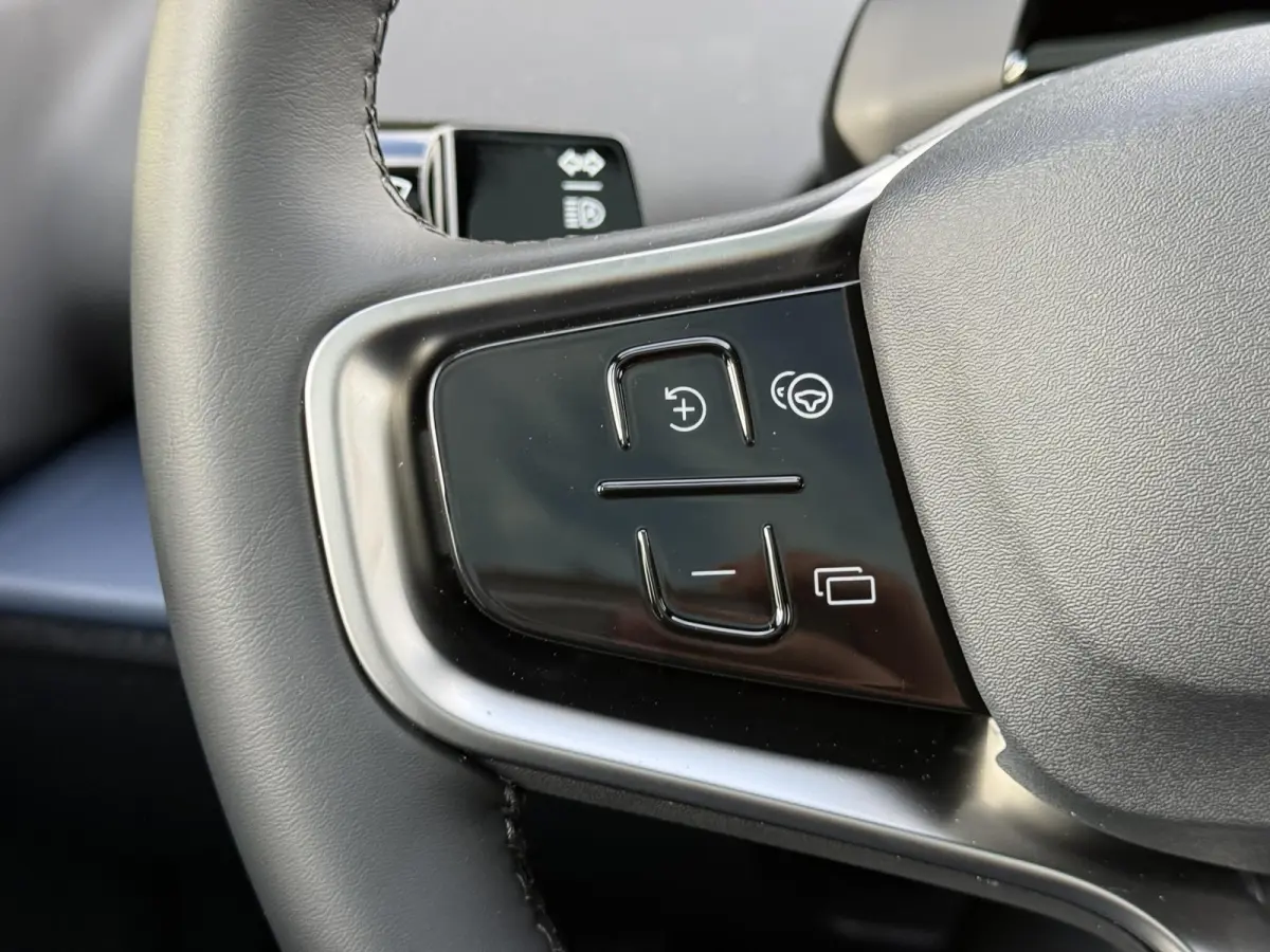 P8 AWD Ultra Black Edition Europa 69 kWh