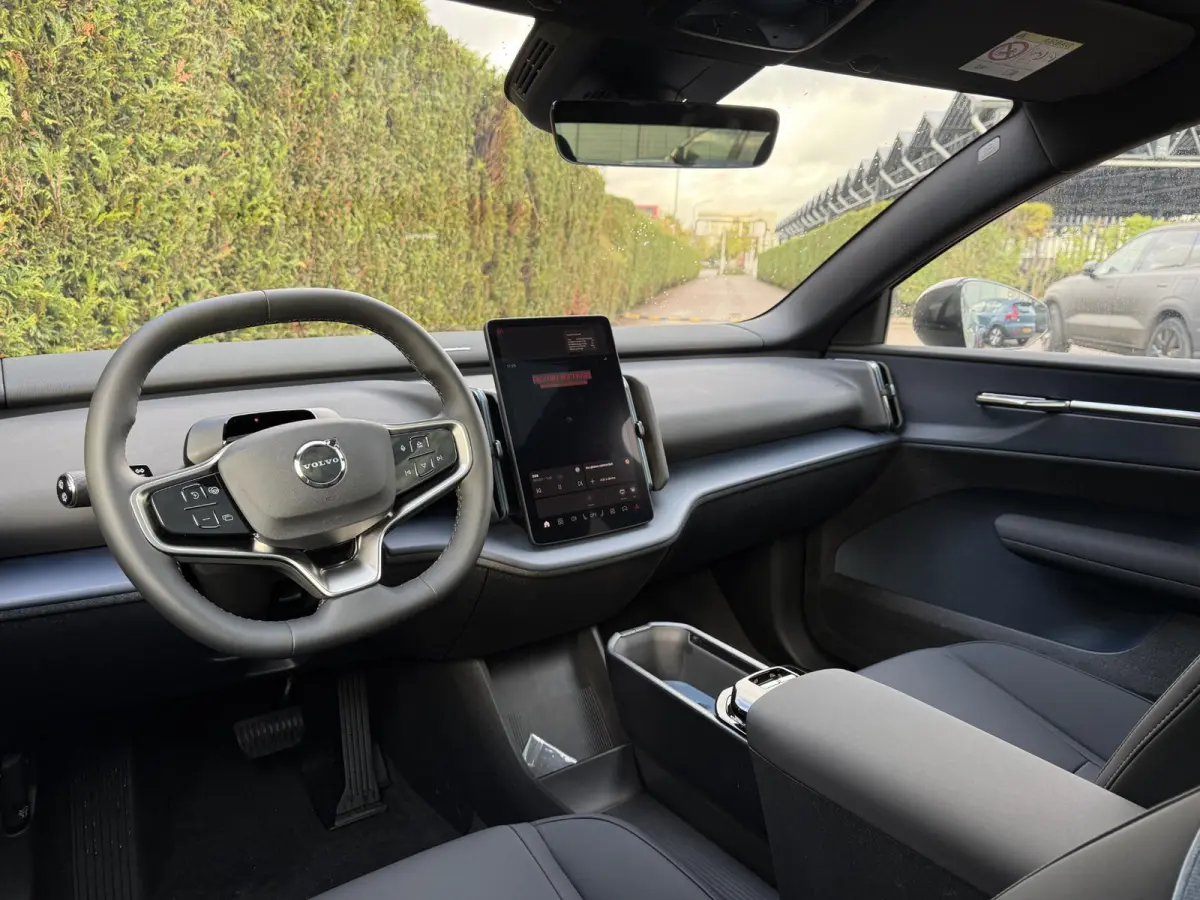 P8 AWD Ultra Black Edition Europa 69 kWh