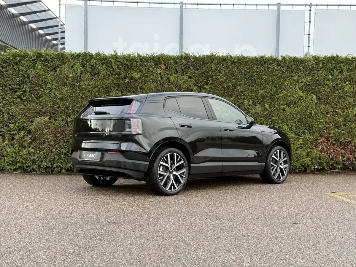 P8 AWD Ultra Black Edition Europa 69 kWh