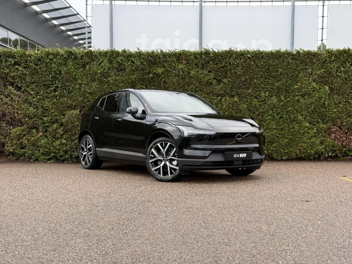 P8 AWD Ultra Black Edition Europa 69 kWh