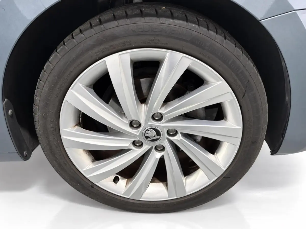 1.0 TSI 110pk Business Edition Plus | Panoramadak | Stoelverwarming | Trekhaak