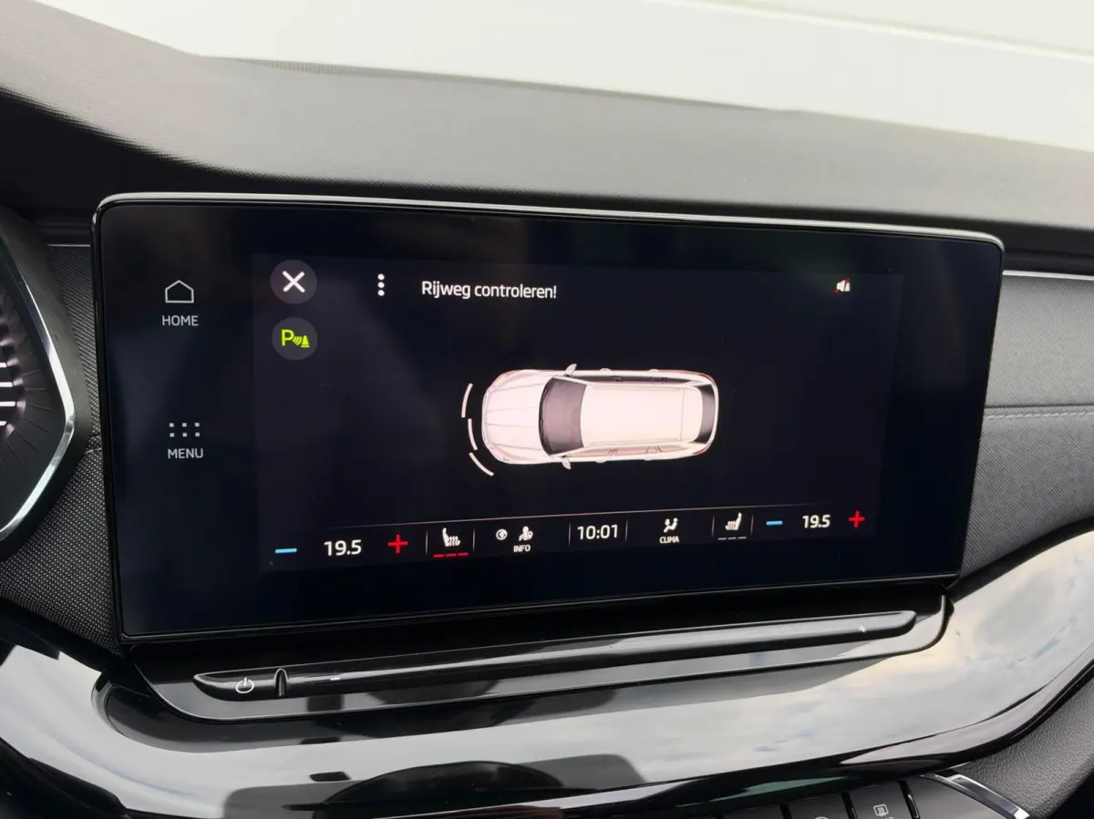 1.0 TSI 110pk Business Edition Plus | Panoramadak | Stoelverwarming | Trekhaak