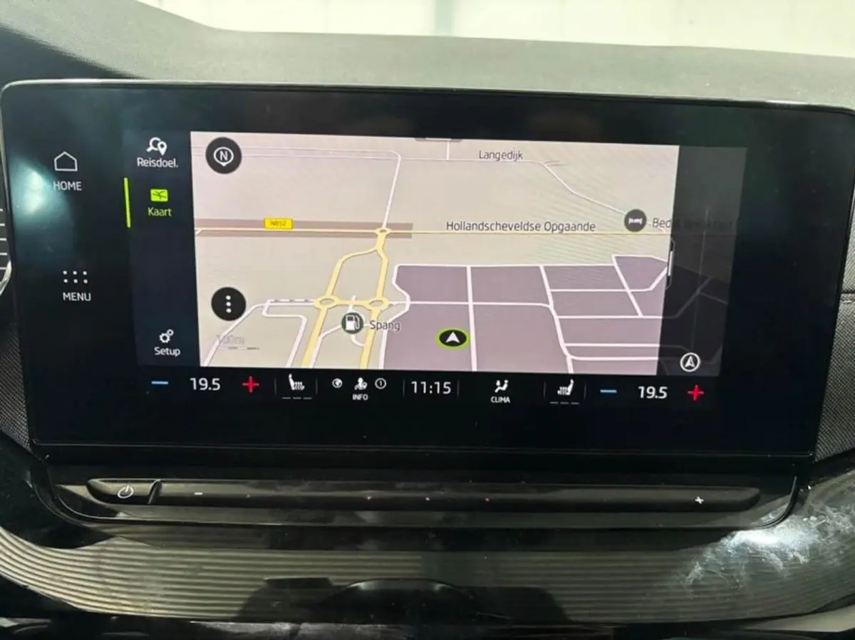 1.0 TSI 110pk Business Edition Plus | Panoramadak | Stoelverwarming | Trekhaak