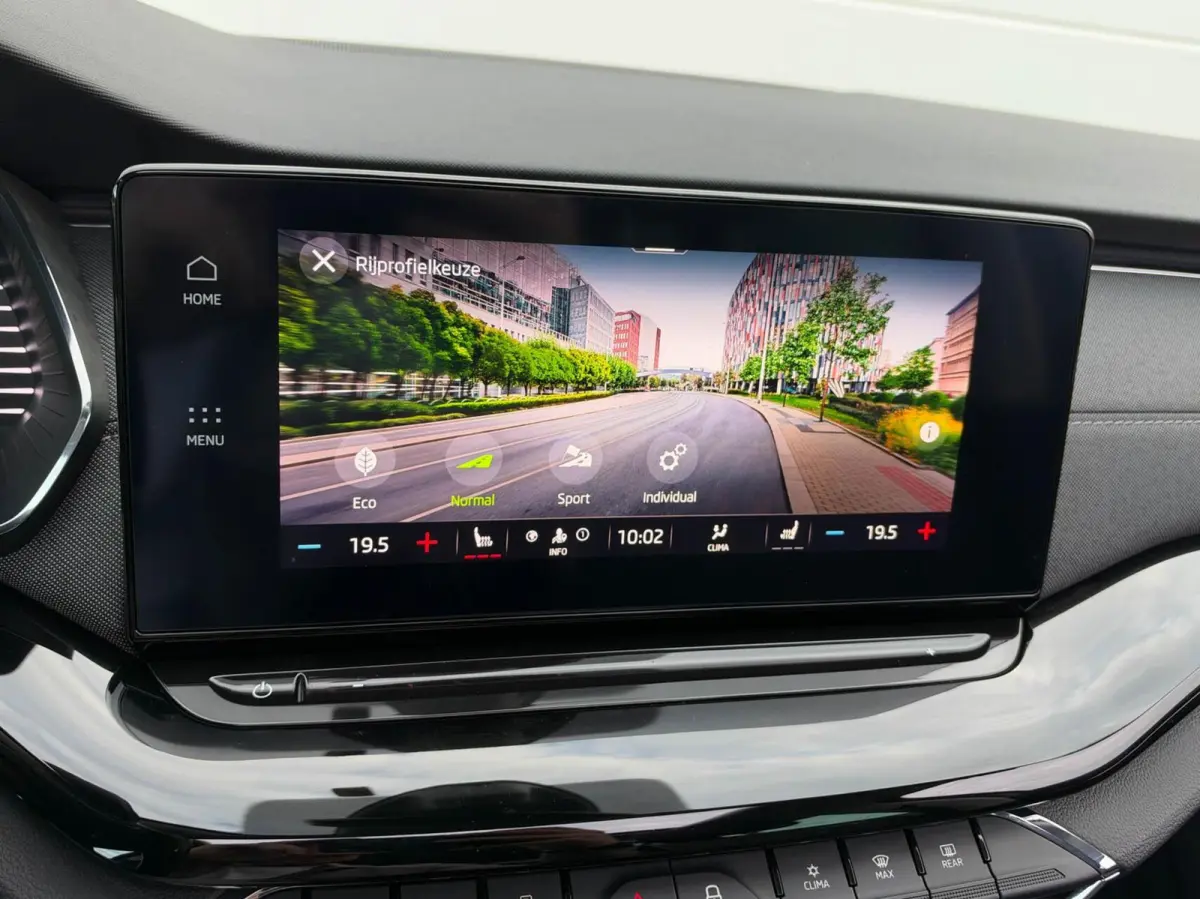 1.0 TSI 110pk Business Edition Plus | Panoramadak | Stoelverwarming | Trekhaak