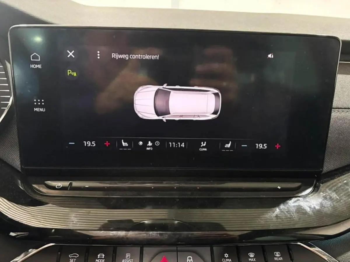 1.0 TSI 110pk Business Edition Plus | Panoramadak | Stoelverwarming | Trekhaak