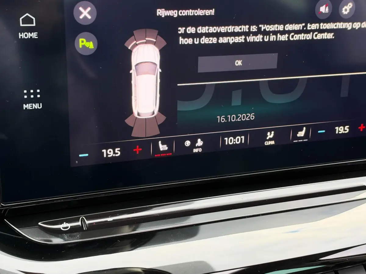 1.0 TSI 110pk Business Edition Plus | Panoramadak | Stoelverwarming | Trekhaak