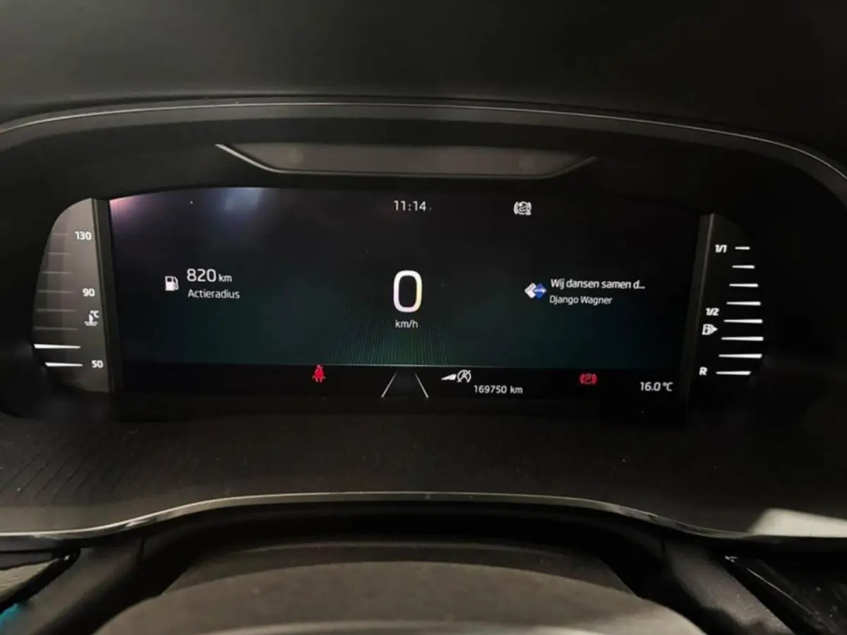 1.0 TSI 110pk Business Edition Plus | Panoramadak | Stoelverwarming | Trekhaak