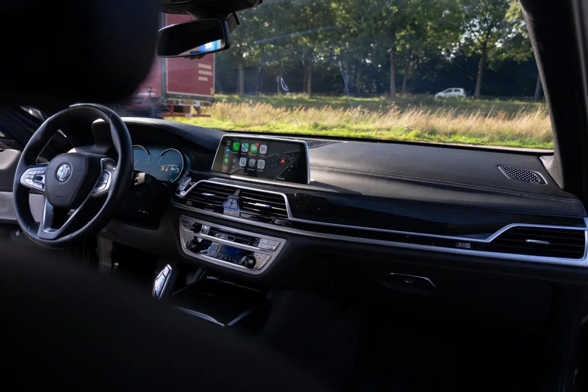 750i 4.4 V8 xDrive M-Sport|2e Eig|AchterasBesturing|Bowers & Wilkins|Massage|SoftClose|Trekhaak|CarPlay|Laser|Dealer Onderhouden