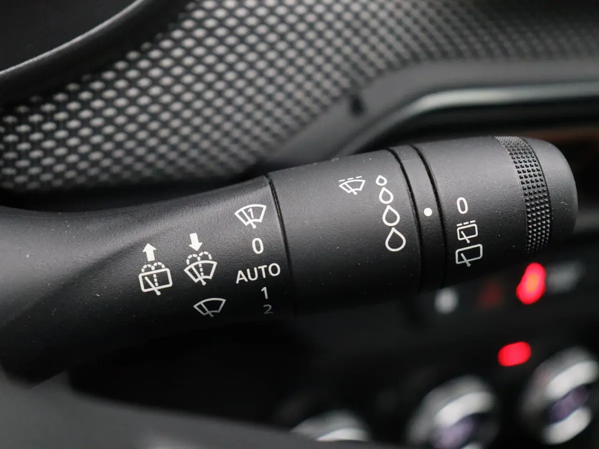 1.0 TCe 100 Bi-Fuel Essential | Trekhaak | Blinde hoek detectie | Achteruitrijcamera | Climate Control | Voor en achter parkeersensoren |