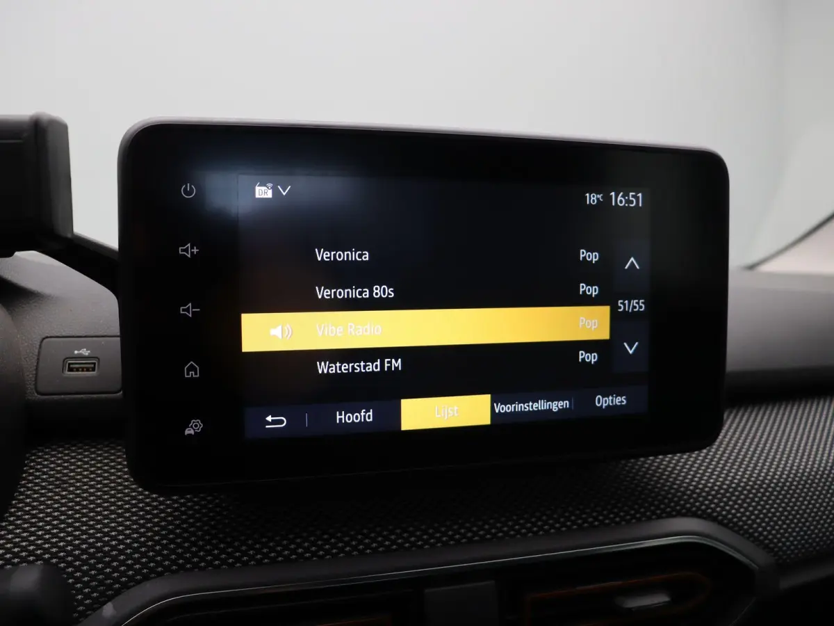 1.0 TCe 100 Bi-Fuel Essential | Trekhaak | Blinde hoek detectie | Achteruitrijcamera | Climate Control | Voor en achter parkeersensoren |