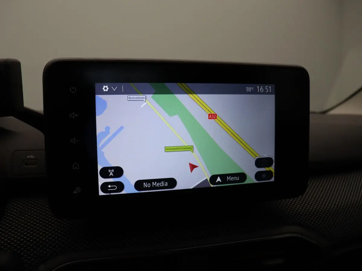 1.0 TCe 100 Bi-Fuel Essential | Trekhaak | Blinde hoek detectie | Achteruitrijcamera | Climate Control | Voor en achter parkeersensoren |