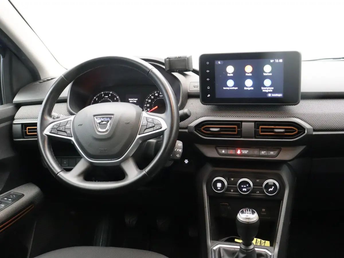 1.0 TCe 100 Bi-Fuel Essential | Trekhaak | Blinde hoek detectie | Achteruitrijcamera | Climate Control | Voor en achter parkeersensoren |