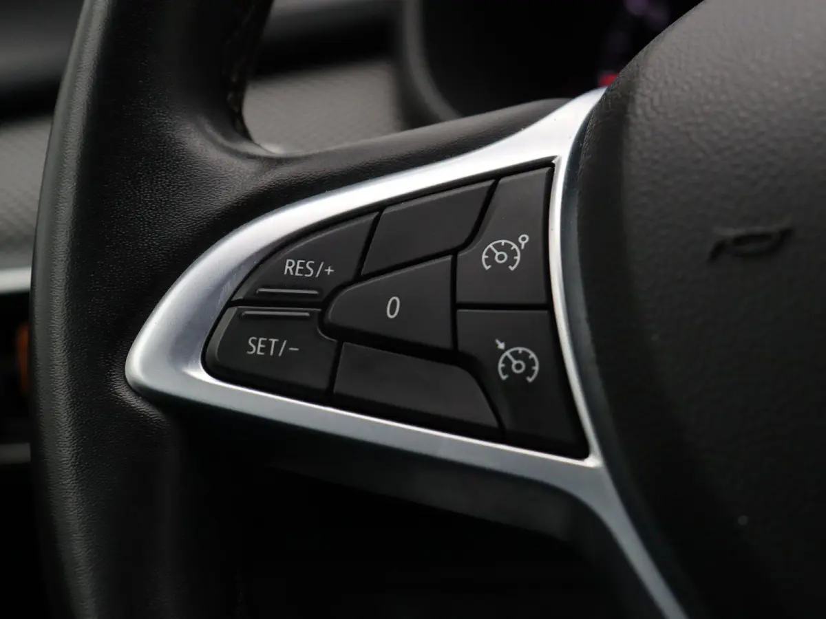 1.0 TCe 100 Bi-Fuel Essential | Trekhaak | Blinde hoek detectie | Achteruitrijcamera | Climate Control | Voor en achter parkeersensoren |