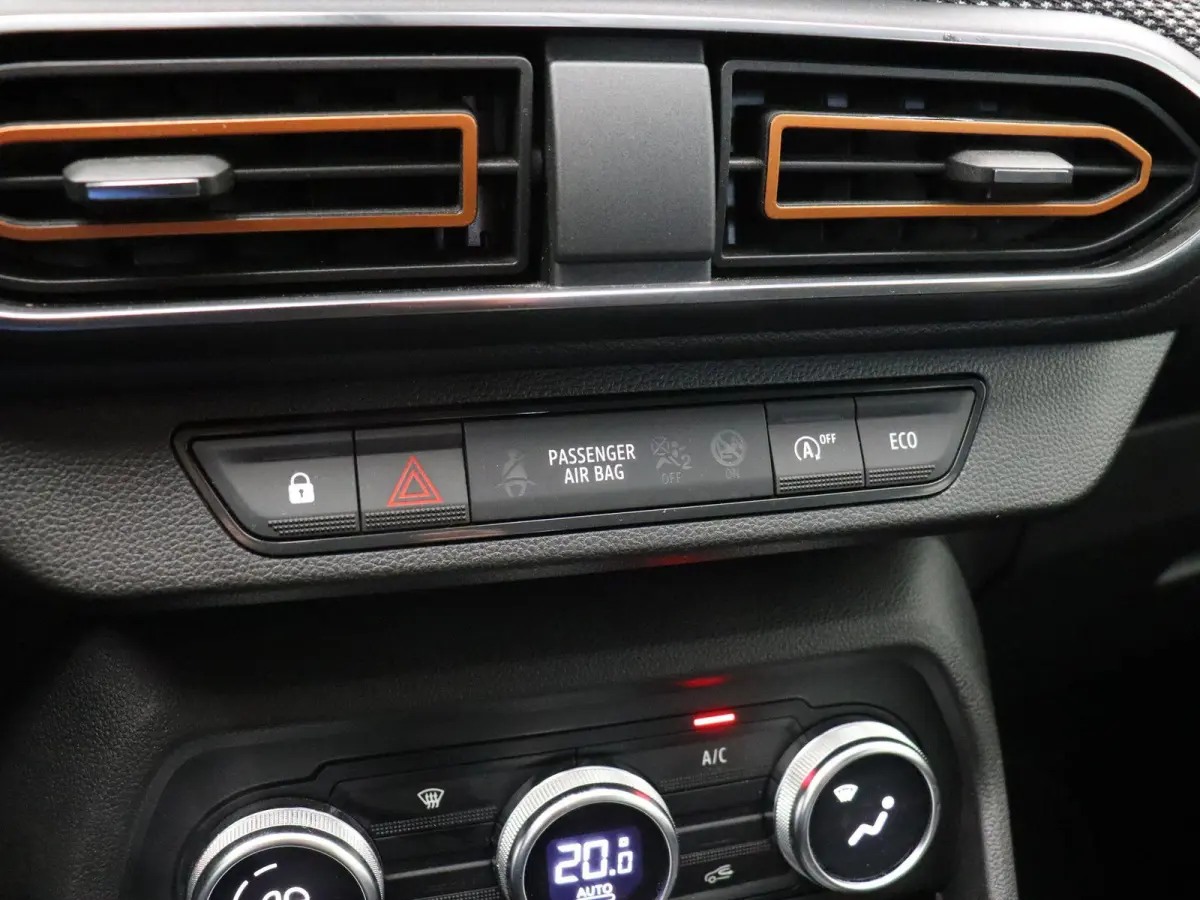 1.0 TCe 100 Bi-Fuel Essential | Trekhaak | Blinde hoek detectie | Achteruitrijcamera | Climate Control | Voor en achter parkeersensoren |