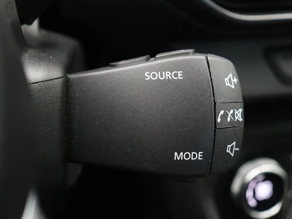 1.0 TCe 100 Bi-Fuel Essential | Trekhaak | Blinde hoek detectie | Achteruitrijcamera | Climate Control | Voor en achter parkeersensoren |