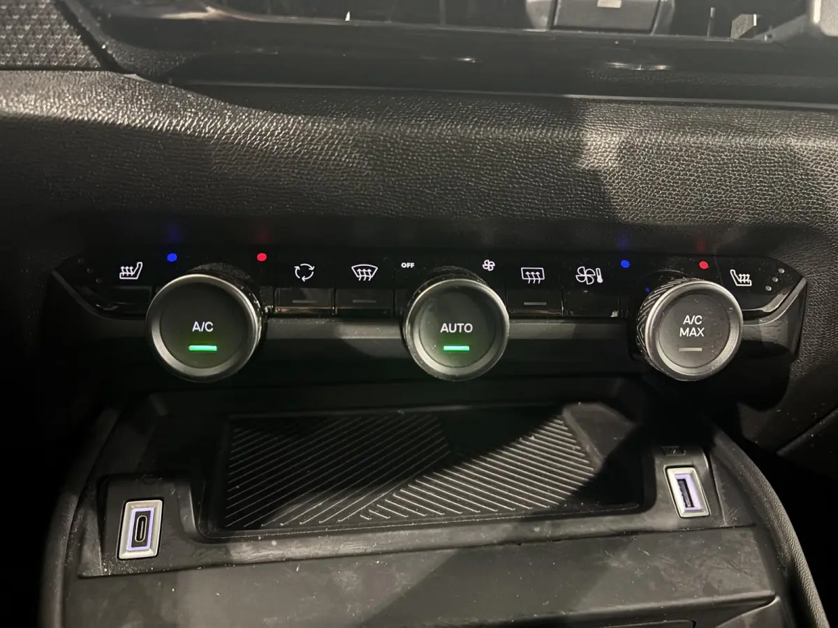 Feel 50 kWh | Cruise Control | Apple Carplay - Android Auto | Achteruitrijcamera | Head up Display
