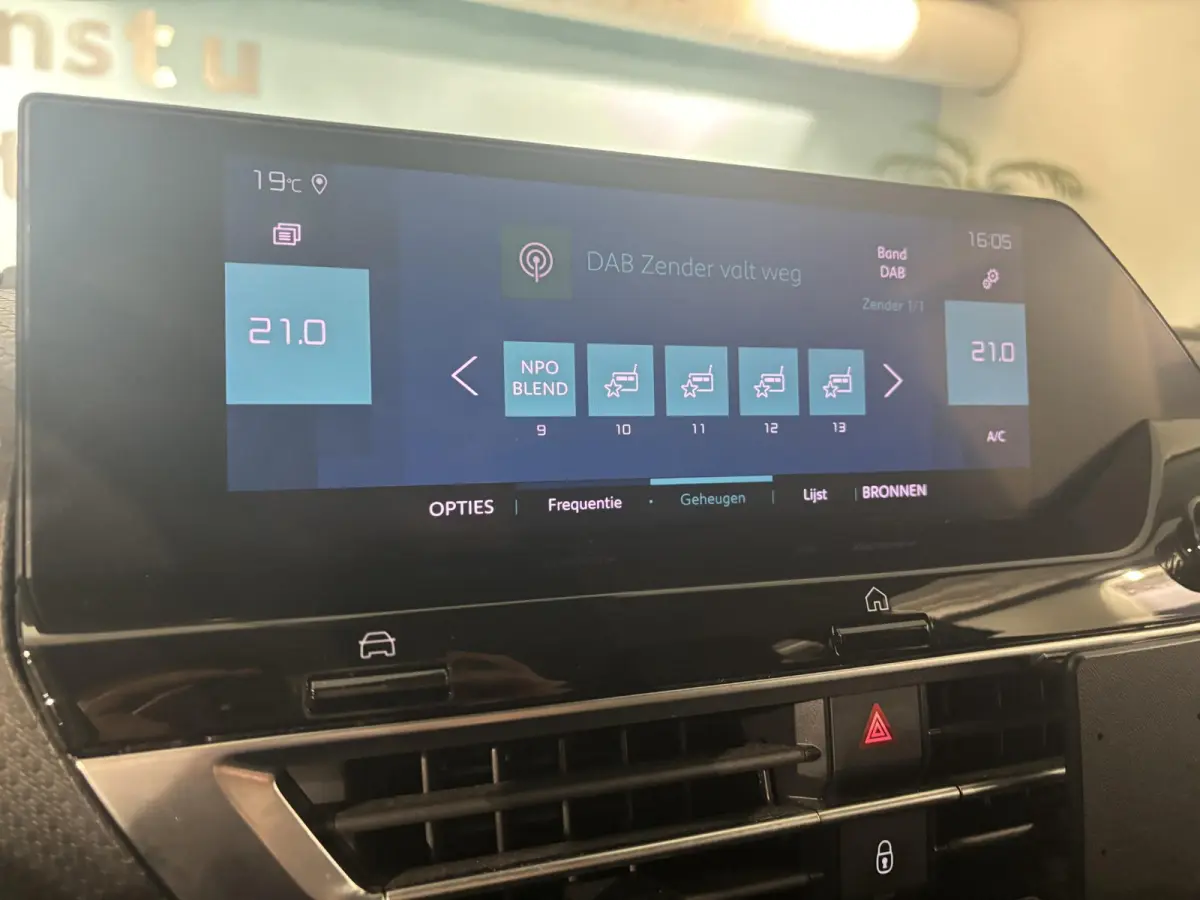 Feel 50 kWh | Cruise Control | Apple Carplay - Android Auto | Achteruitrijcamera | Head up Display