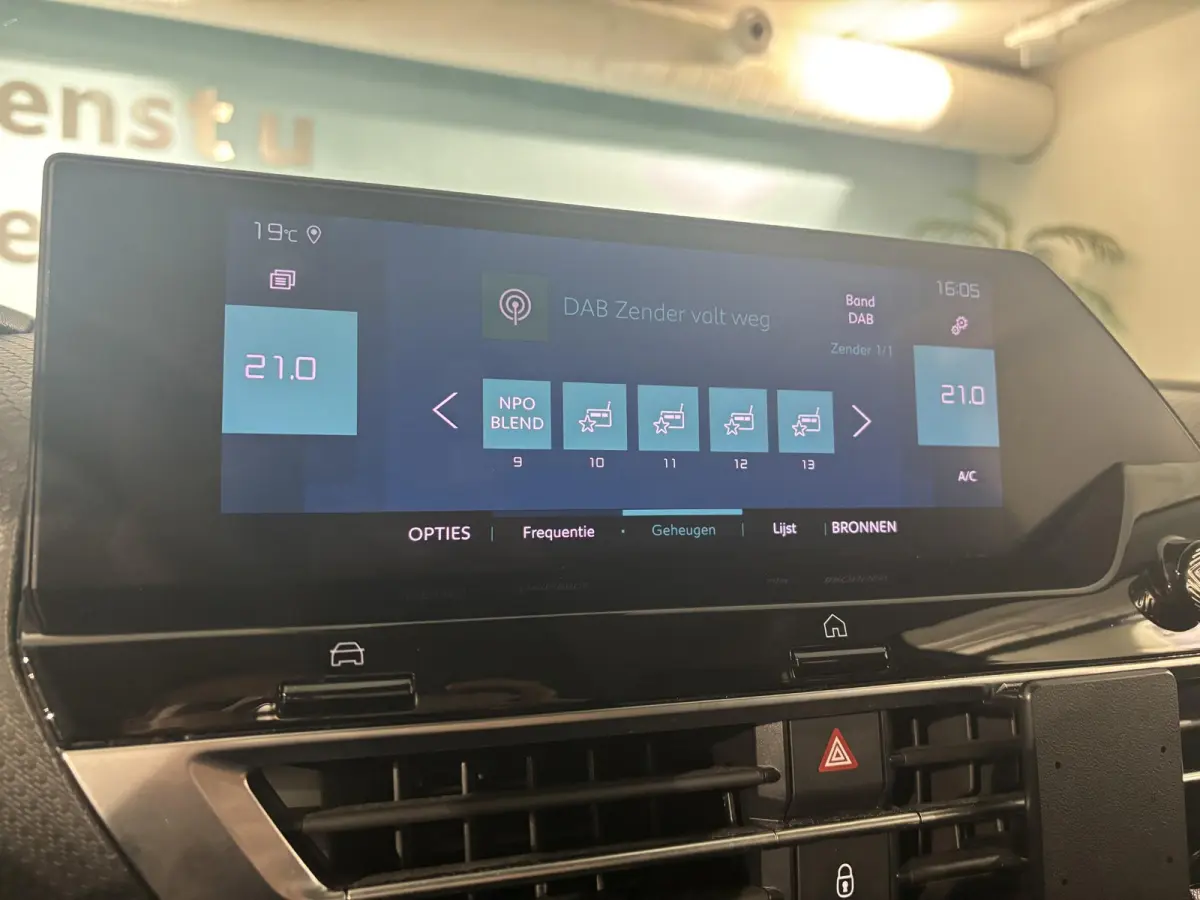 Feel 50 kWh | Cruise Control | Apple Carplay - Android Auto | Achteruitrijcamera | Head up Display