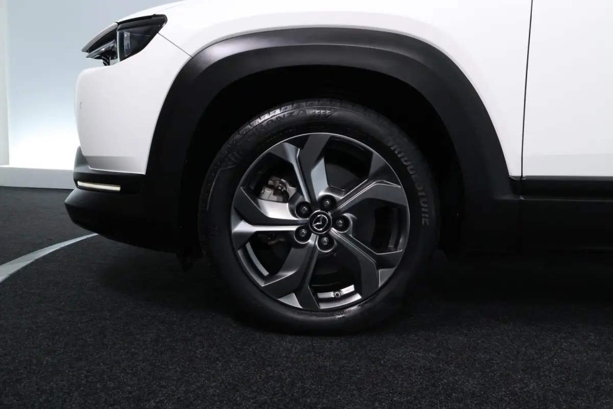 e-SkyActiv 145 Luxury 36 kWh |CAMERA|HUD|ST+STUUR VWM|ACC|