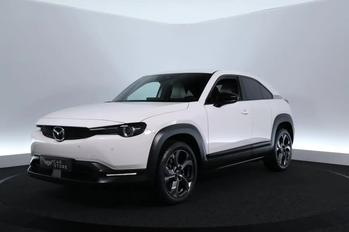 e-SkyActiv 145 Luxury 36 kWh |CAMERA|HUD|ST+STUUR VWM|ACC|