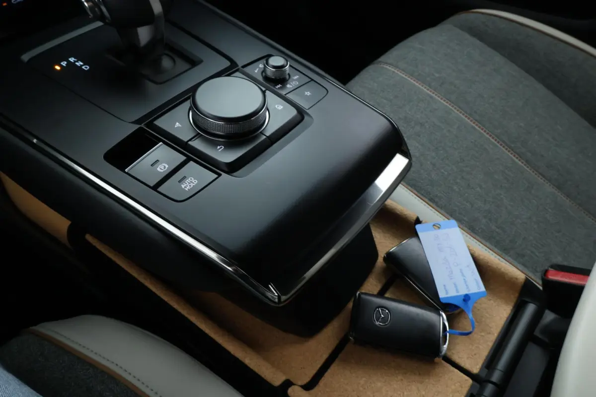 e-SkyActiv 145 Luxury 36 kWh |CAMERA|HUD|ST+STUUR VWM|ACC|