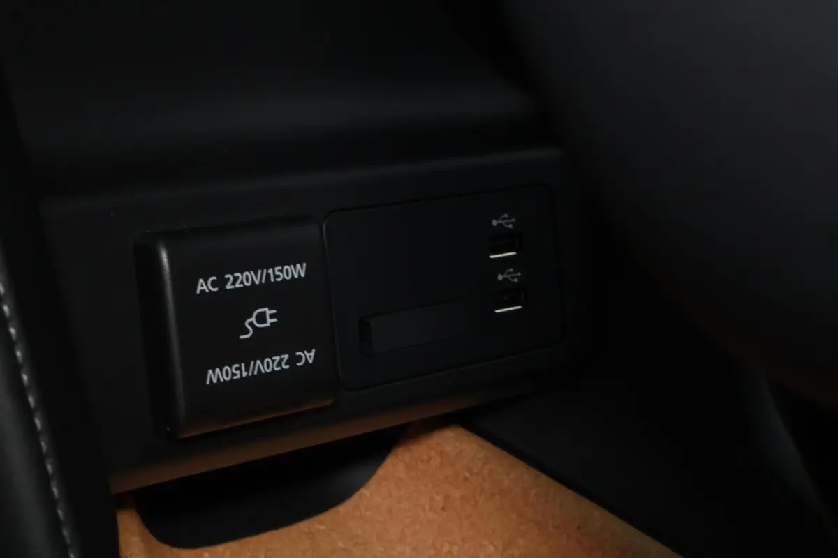 e-SkyActiv 145 Luxury 36 kWh |CAMERA|HUD|ST+STUUR VWM|ACC|