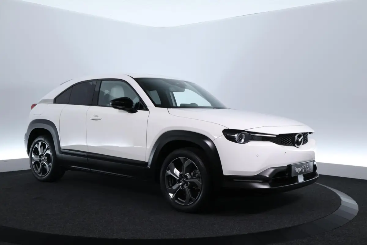 e-SkyActiv 145 Luxury 36 kWh |CAMERA|HUD|ST+STUUR VWM|ACC|