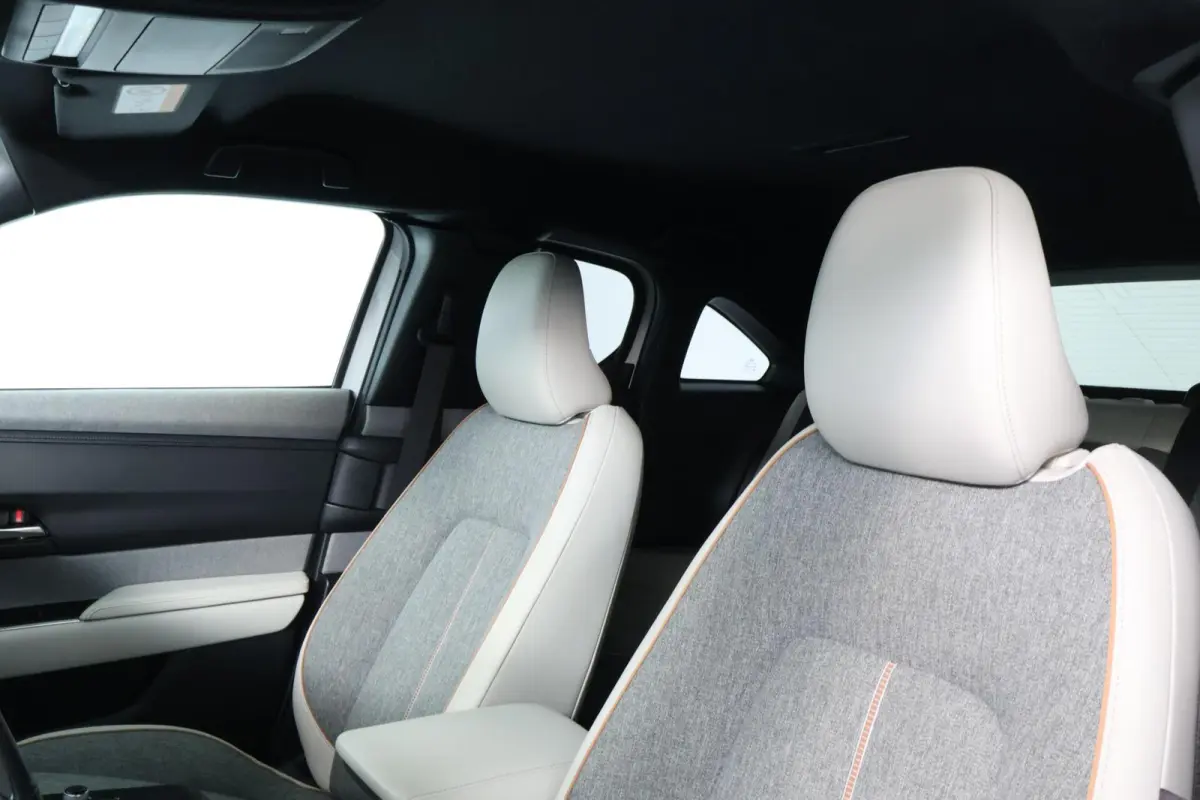 e-SkyActiv 145 Luxury 36 kWh |CAMERA|HUD|ST+STUUR VWM|ACC|