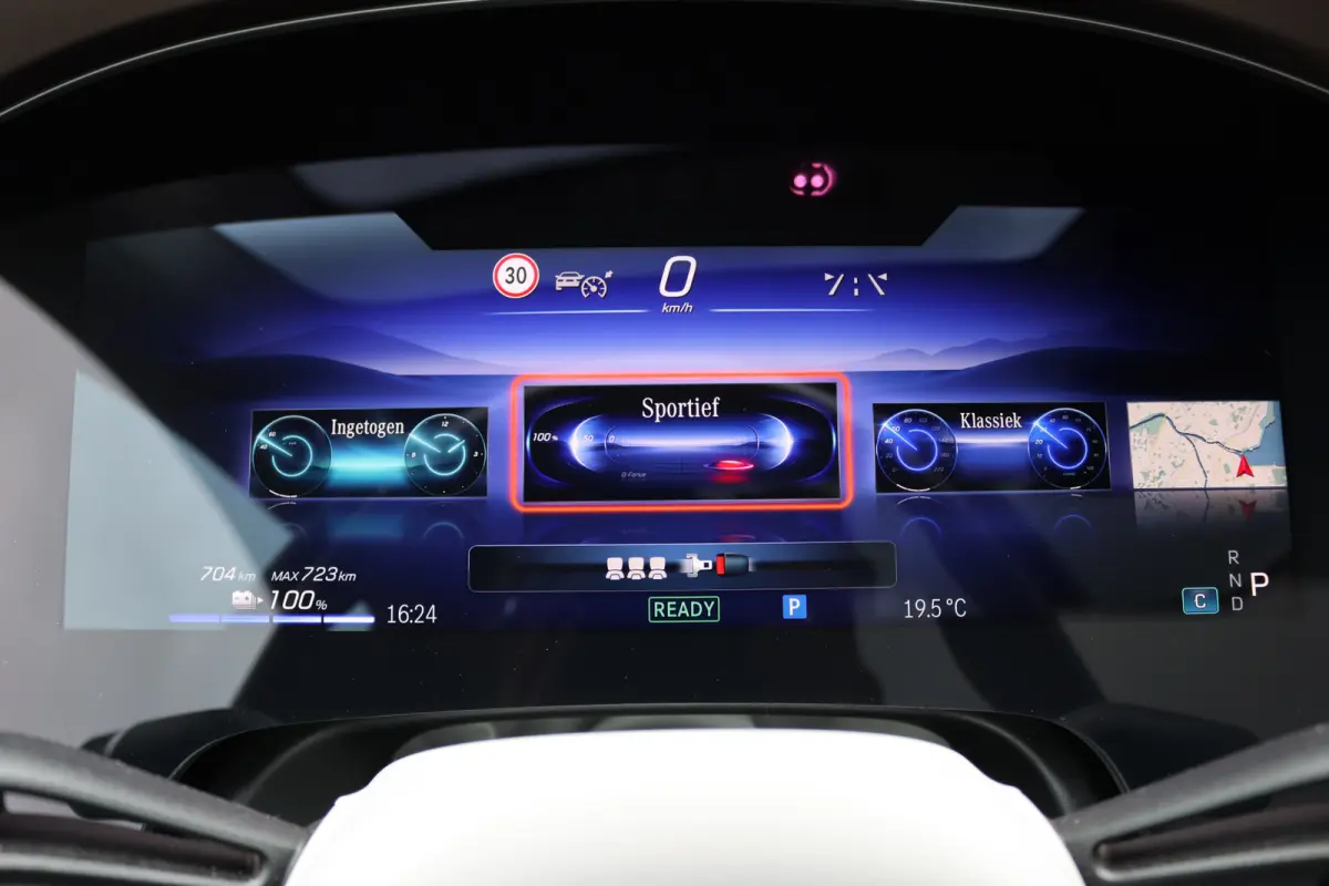 450+ AMG Line 108 kWh | Luchtvering | Hyperscreen | Achterasbesturing | Distronic | Panoramadak | Elek. Achterstoelen | Camera | Keyless Go |