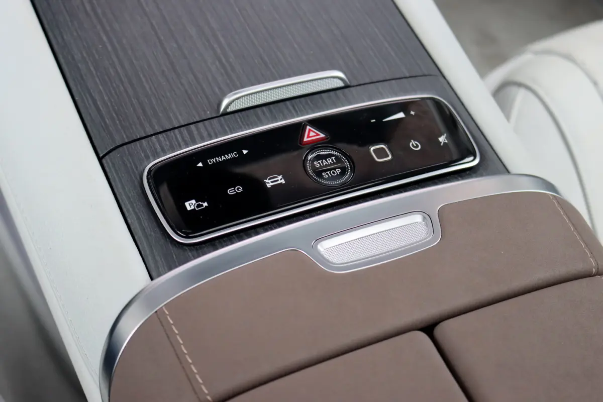 450+ AMG Line 108 kWh | Luchtvering | Hyperscreen | Achterasbesturing | Distronic | Panoramadak | Elek. Achterstoelen | Camera | Keyless Go |