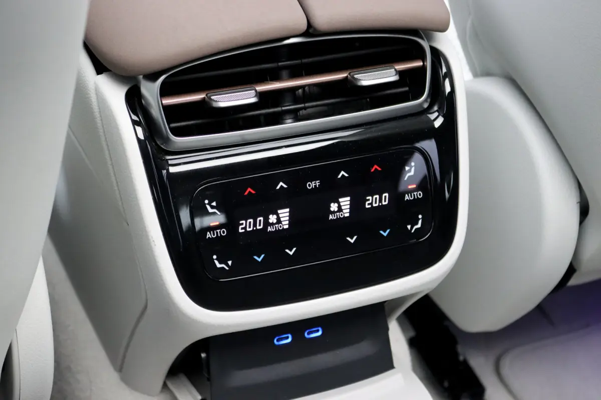 450+ AMG Line 108 kWh | Luchtvering | Hyperscreen | Achterasbesturing | Distronic | Panoramadak | Elek. Achterstoelen | Camera | Keyless Go |