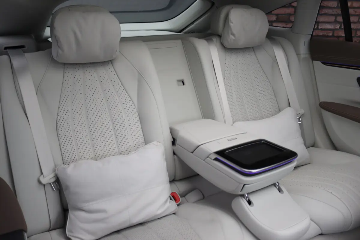 450+ AMG Line 108 kWh | Luchtvering | Hyperscreen | Achterasbesturing | Distronic | Panoramadak | Elek. Achterstoelen | Camera | Keyless Go |