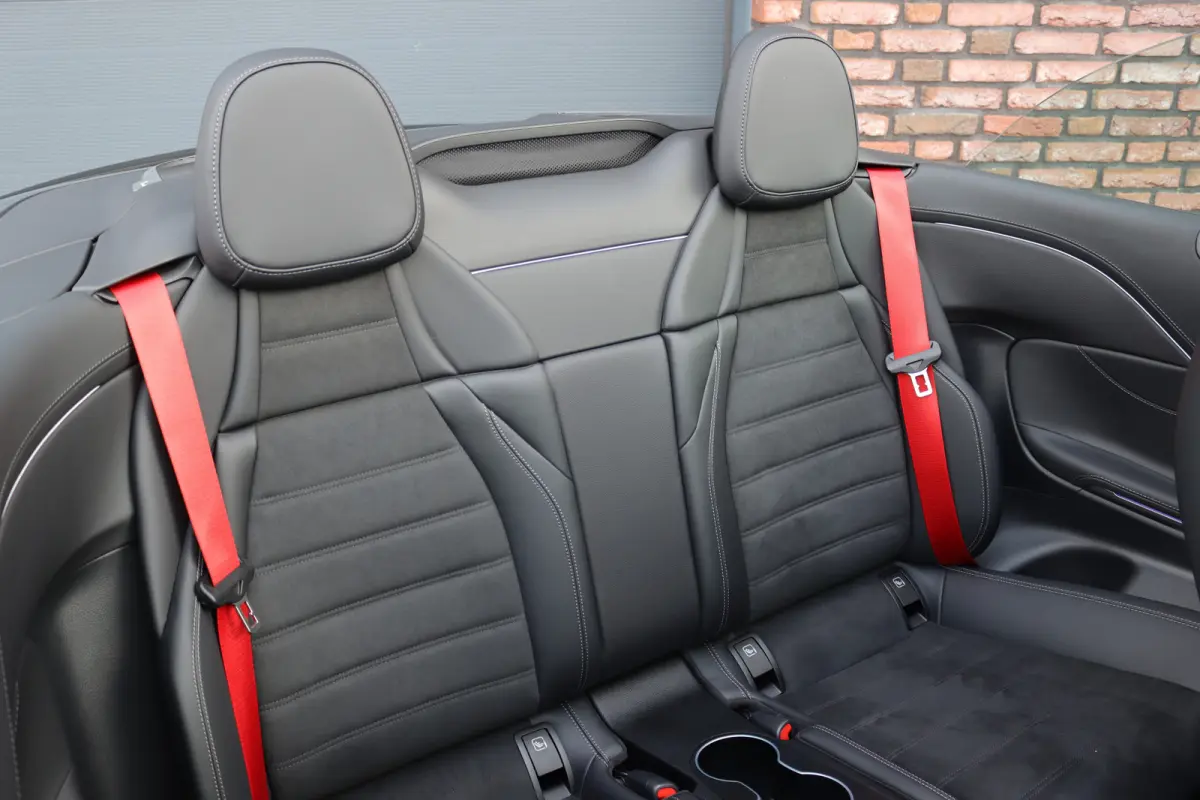 200 AMG Line | Distronic | Airscarf | Memory | Burmester | Keyless Go | Cabriocomfortpakket | Verwarmd Stuurwiel | Surround Camera |