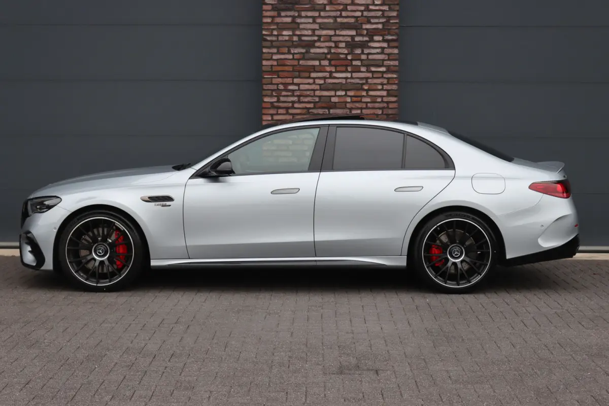 AMG 53 4MATIC+ | 612pk | AMG Dynamic Plus | Achterasbesturing | Hyperscreen | Distronic+ | HUD | Burmester | Digital Light | Panoramadak | Surround Camera |