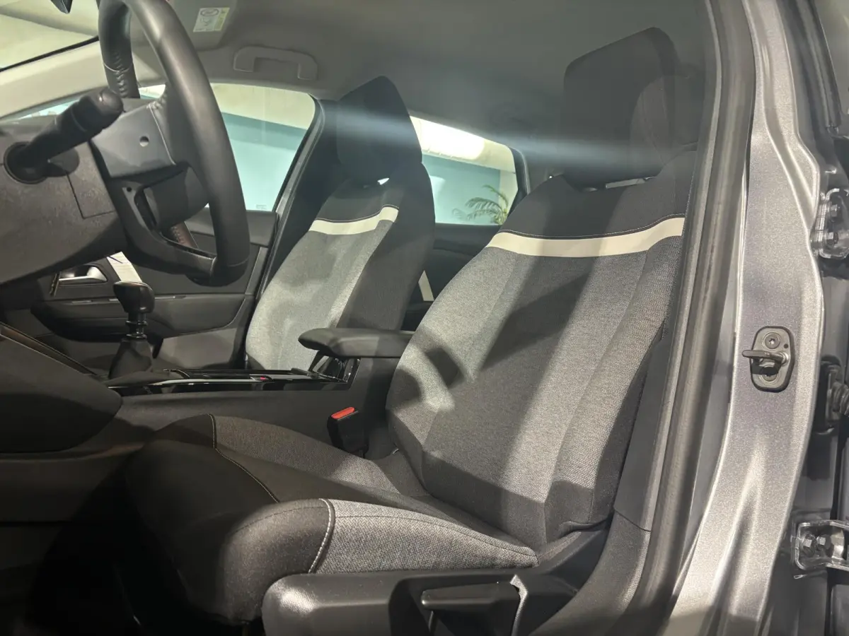 100 You | Navigatie | Apple Carplay/Android Auto | Cruise control | Airco | LED