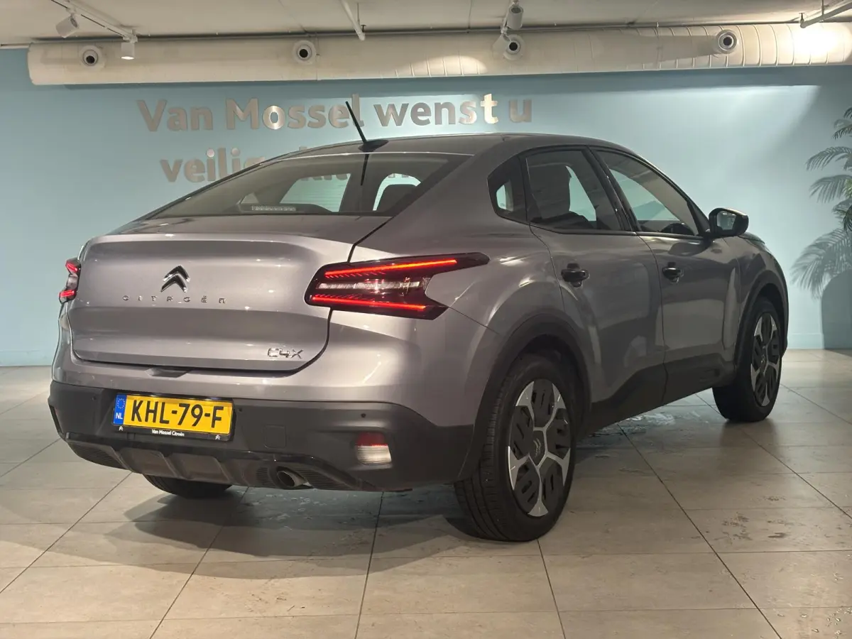 100 You | Navigatie | Apple Carplay/Android Auto | Cruise control | Airco | LED