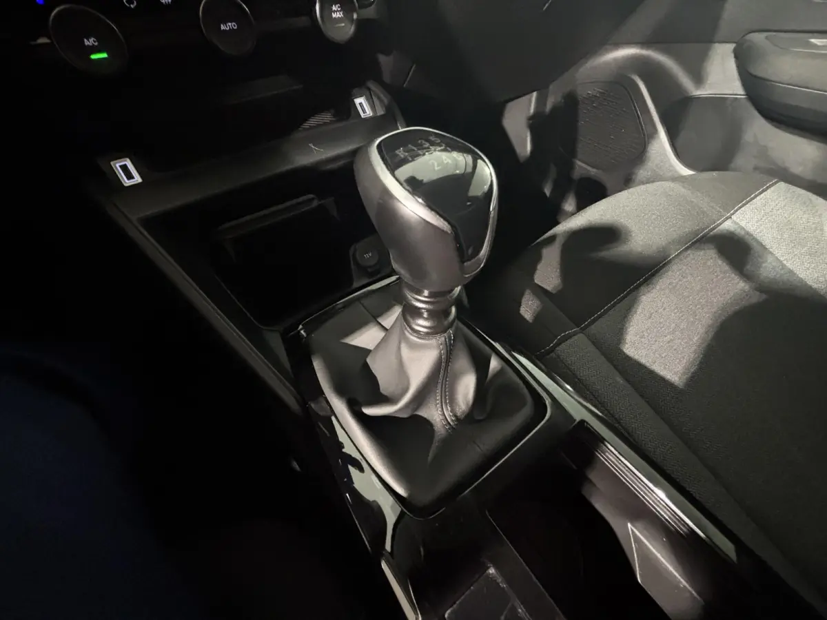 100 You | Navigatie | Apple Carplay/Android Auto | Cruise control | Airco | LED