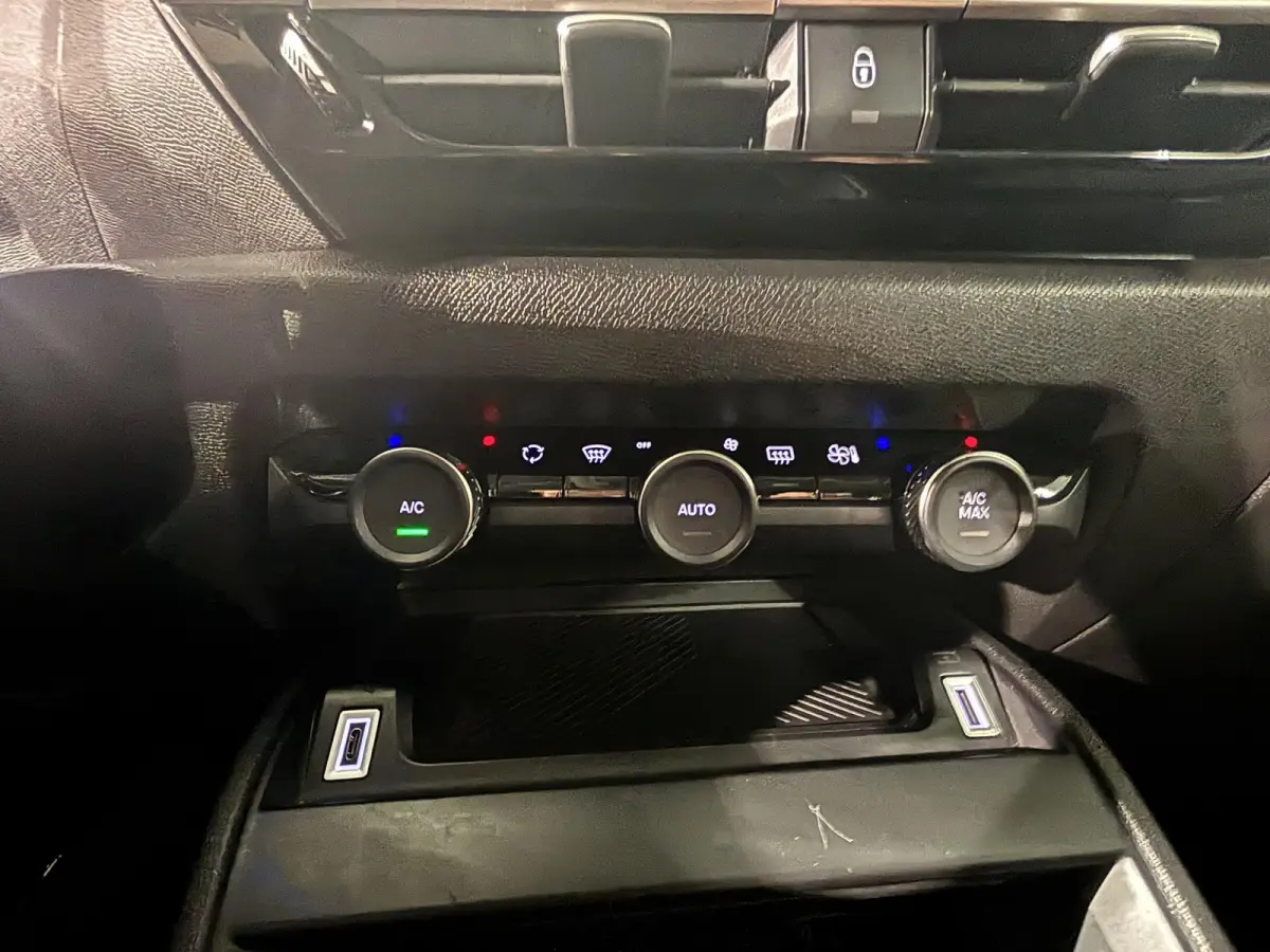 100 You | Navigatie | Apple Carplay/Android Auto | Cruise control | Airco | LED