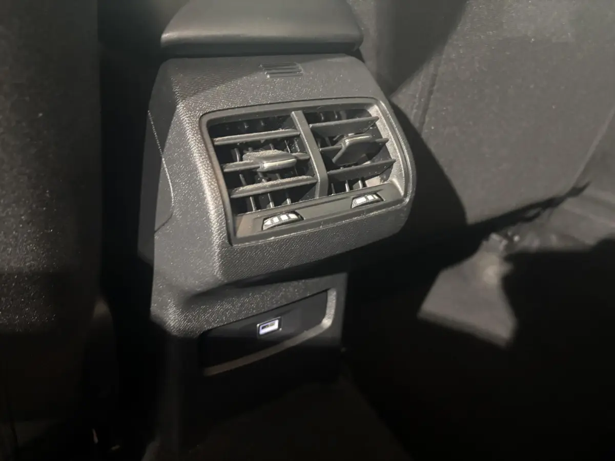 100 You | Navigatie | Apple Carplay/Android Auto | Cruise control | Airco | LED