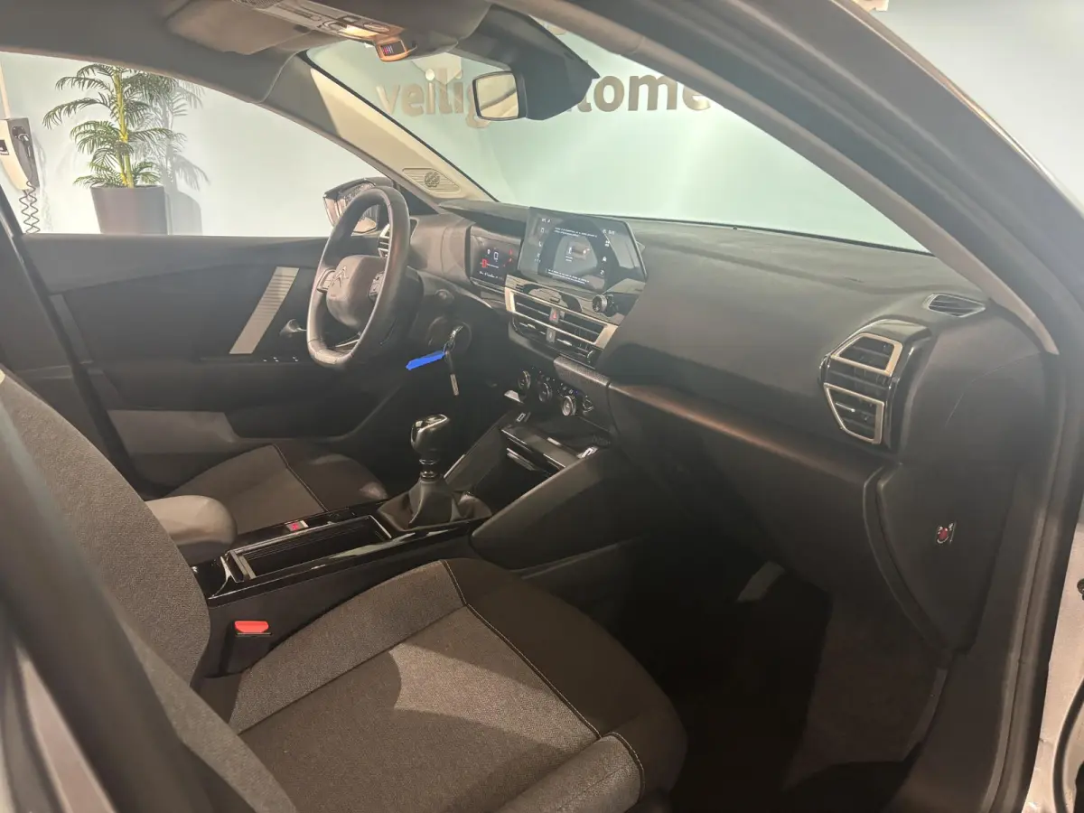 100 You | Navigatie | Apple Carplay/Android Auto | Cruise control | Airco | LED