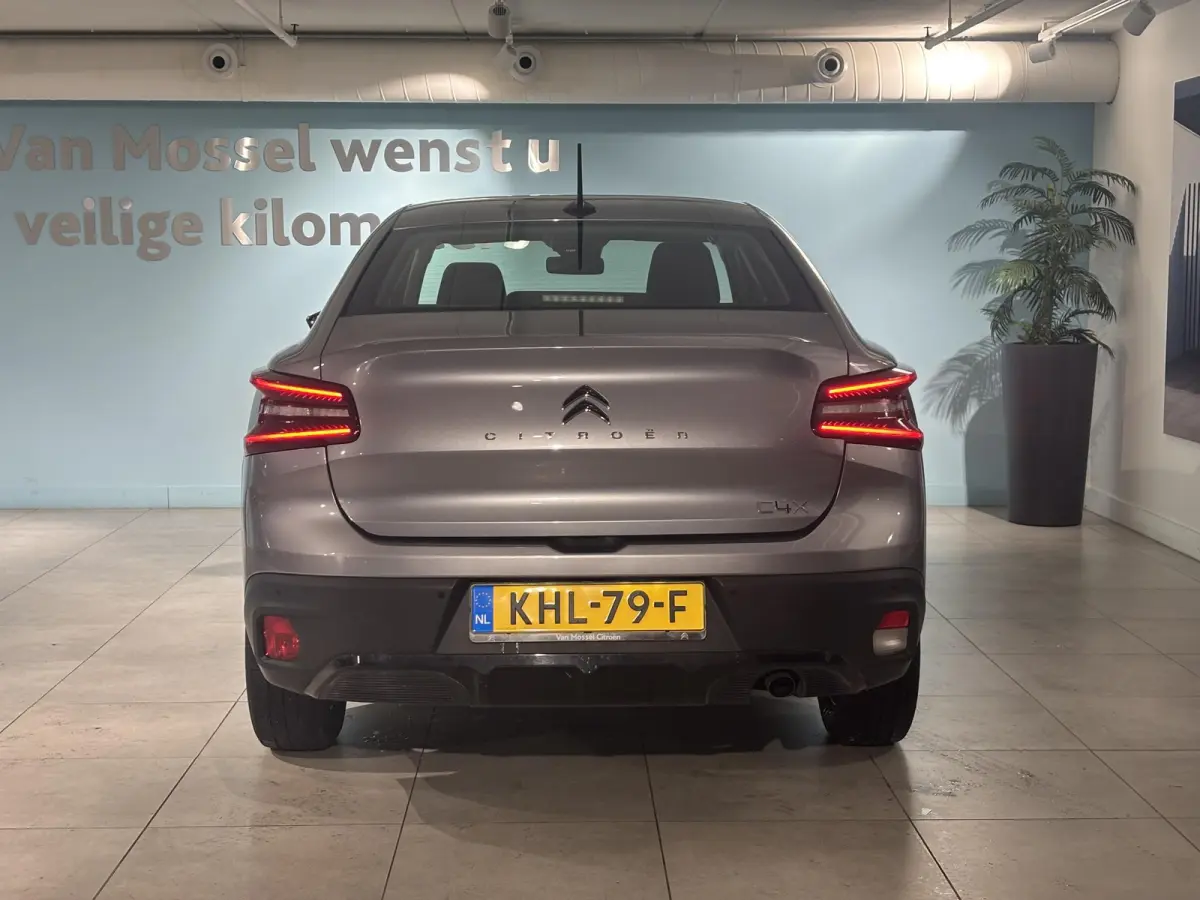 100 You | Navigatie | Apple Carplay/Android Auto | Cruise control | Airco | LED