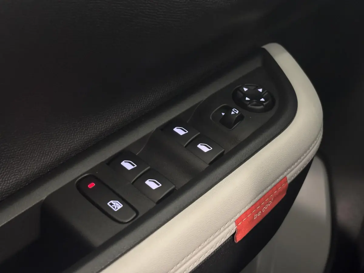1.2 Hybrid 145pk Max | Stoel/Stuur/Voorruitverwarming| APPLE CARPLAY & ANDROID AUTO | CAMERA | NAVI | DAB