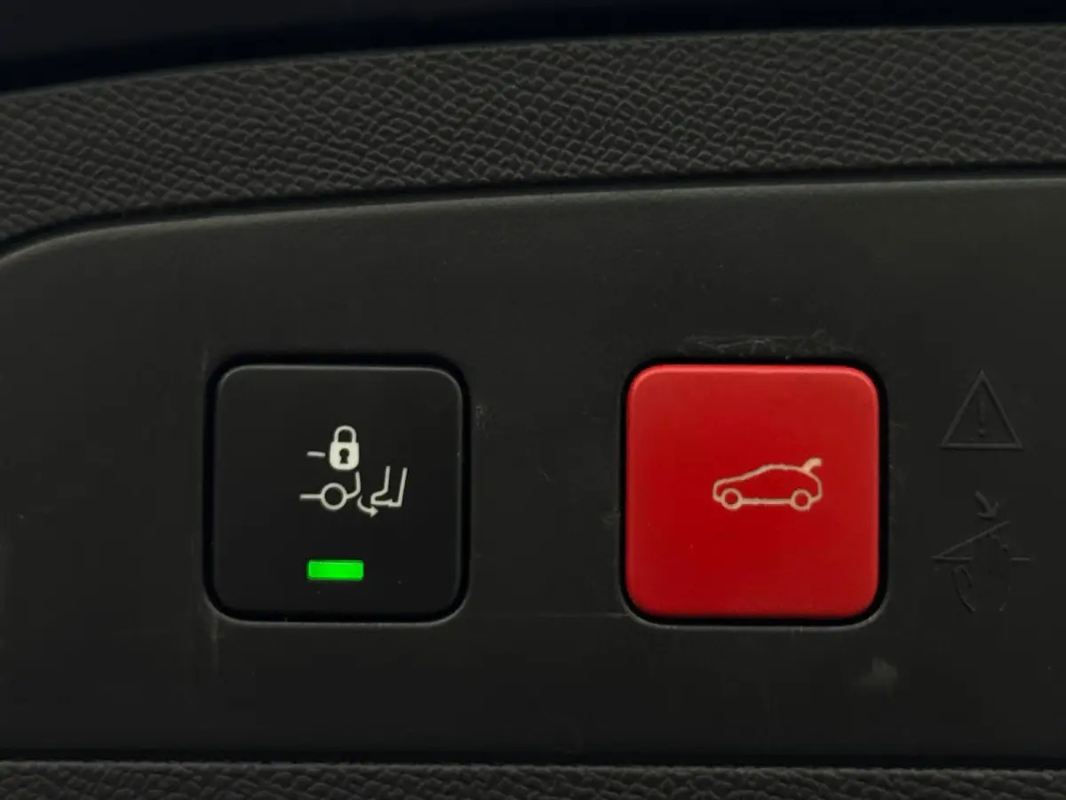 E-Tense Performance LEDER|LED|CLIMATE|CR CONTROL