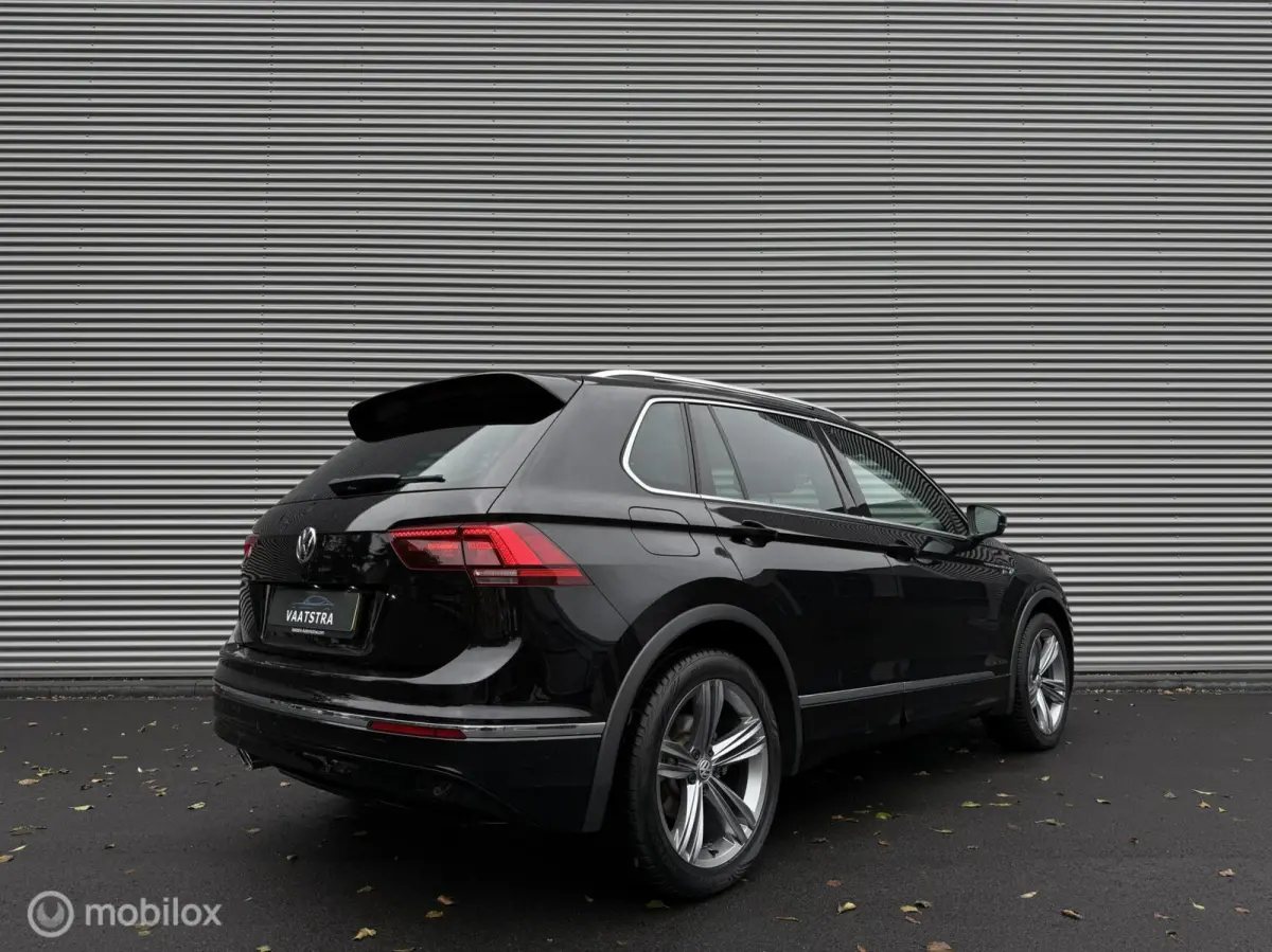 1.5 TSI ACT Highline Business R | Pano | Elek trekhaak | Carplay | LED | ACC | Stoelmassage | Stoelverwarming | Bomvol opties!