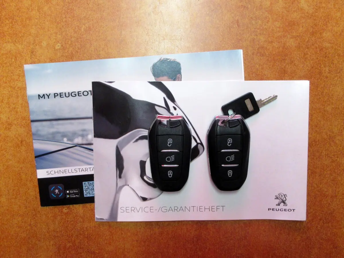 1.2 PureTech Allure Automaat * Navi * Trekhaak *
