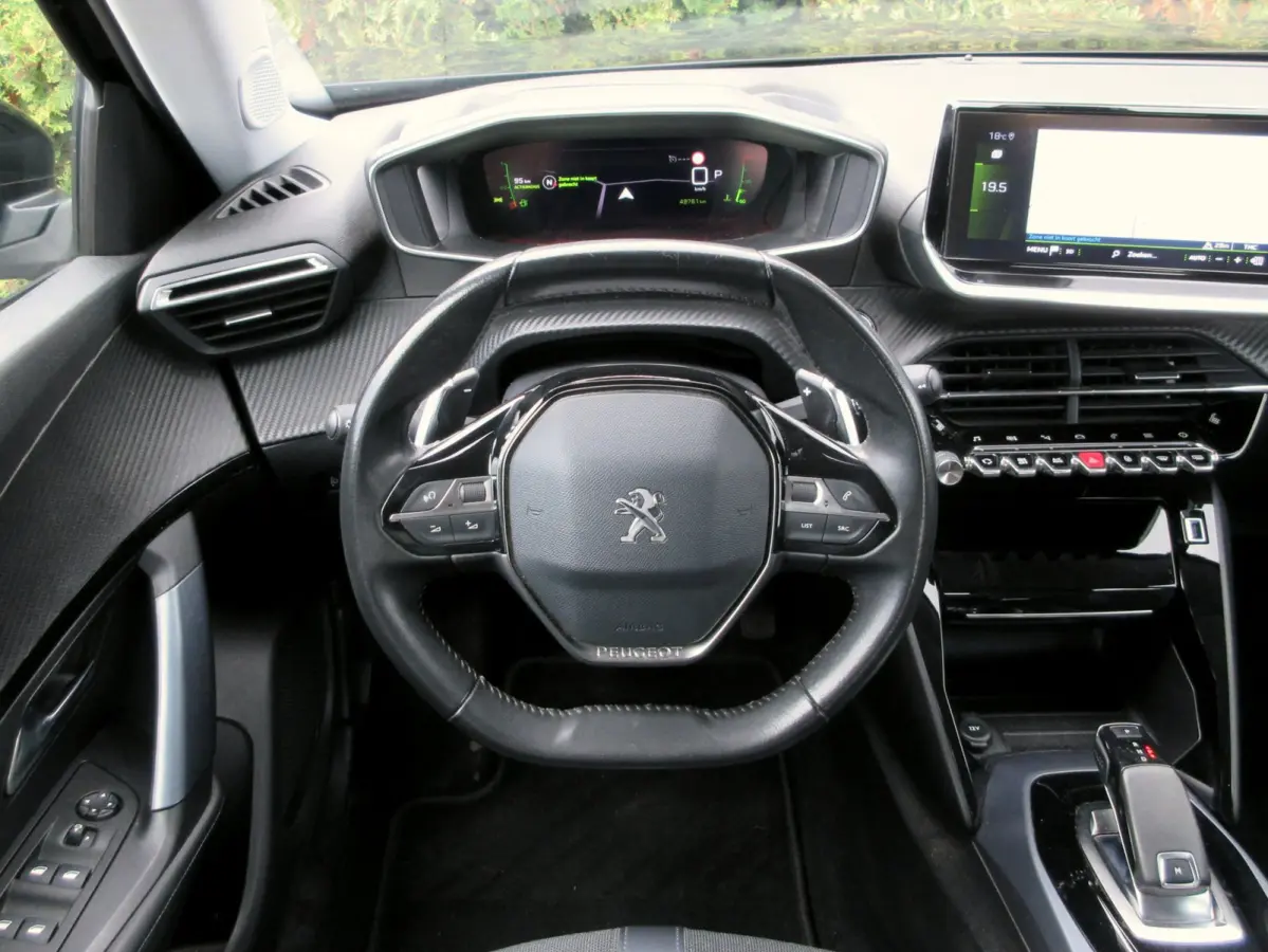 1.2 PureTech Allure Automaat * Navi * Trekhaak *