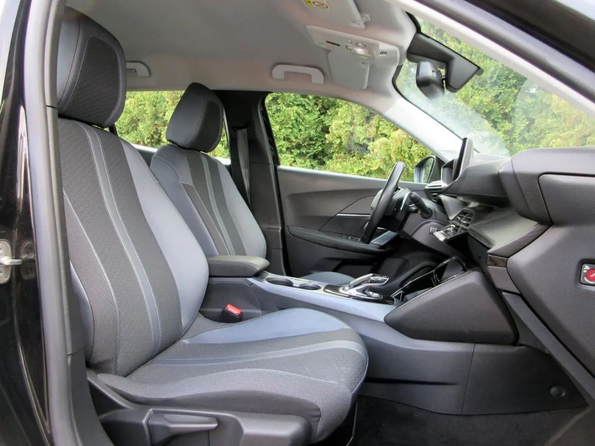 1.2 PureTech Allure Automaat * Navi * Trekhaak *