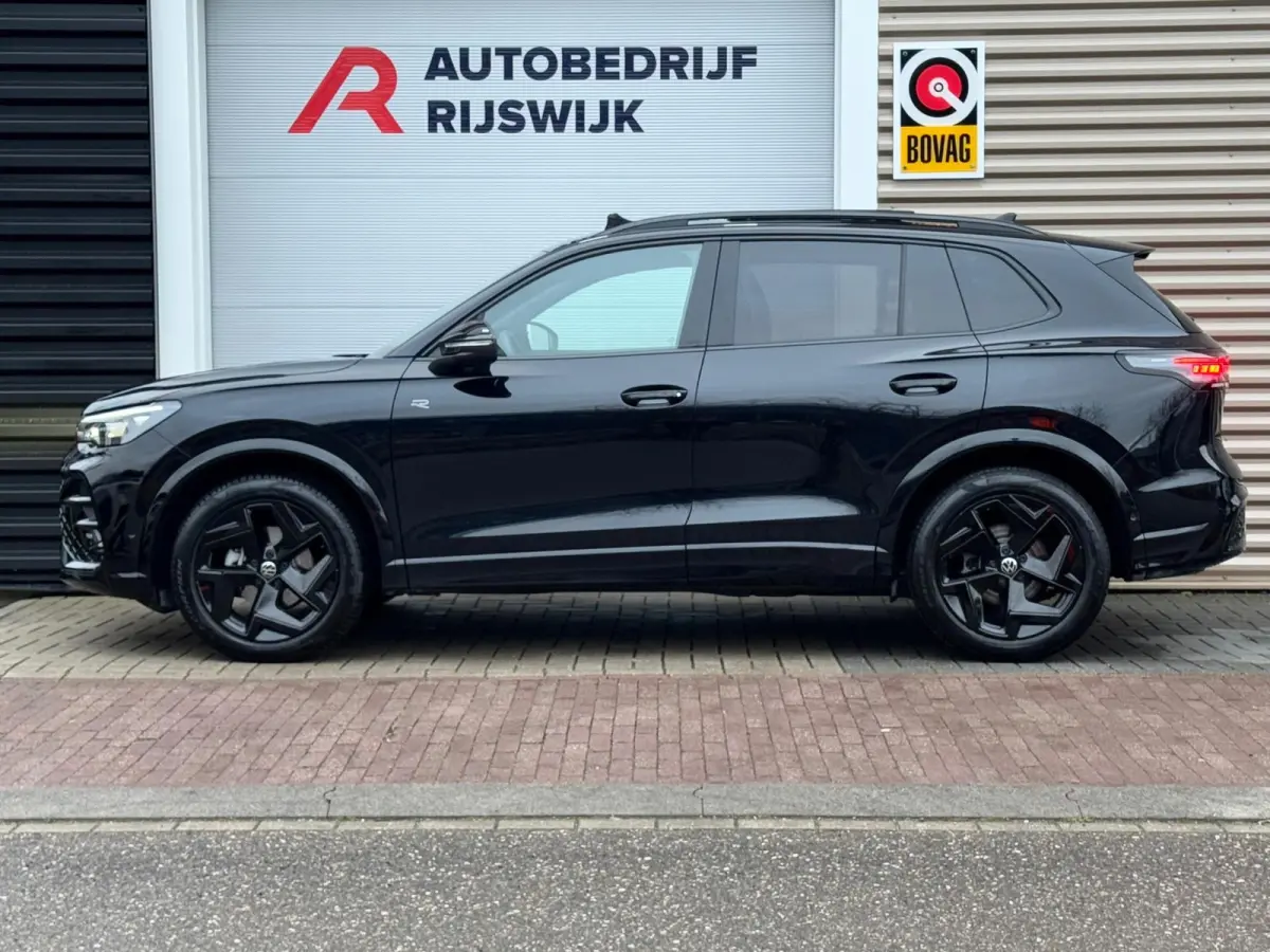 1.5 eTSI R-Line Pano/360/Leer/Dodehoek